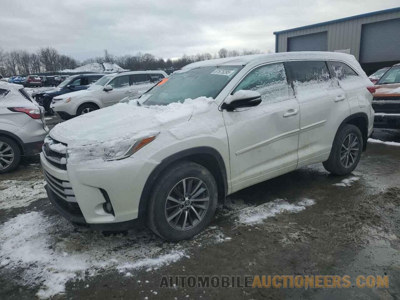 5TDJZRFH2JS891371 TOYOTA HIGHLANDER 2018