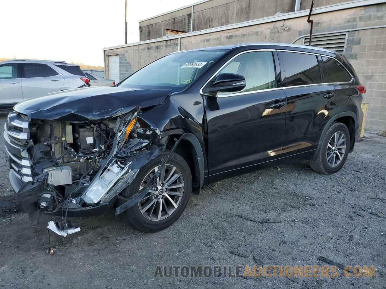 5TDJZRFH2JS900523 TOYOTA HIGHLANDER 2018