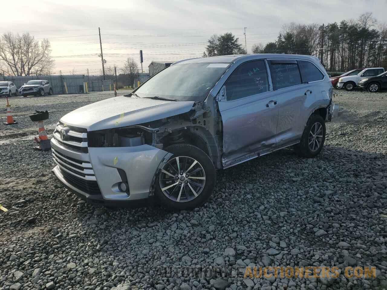 5TDJZRFH2KS618898 TOYOTA HIGHLANDER 2019