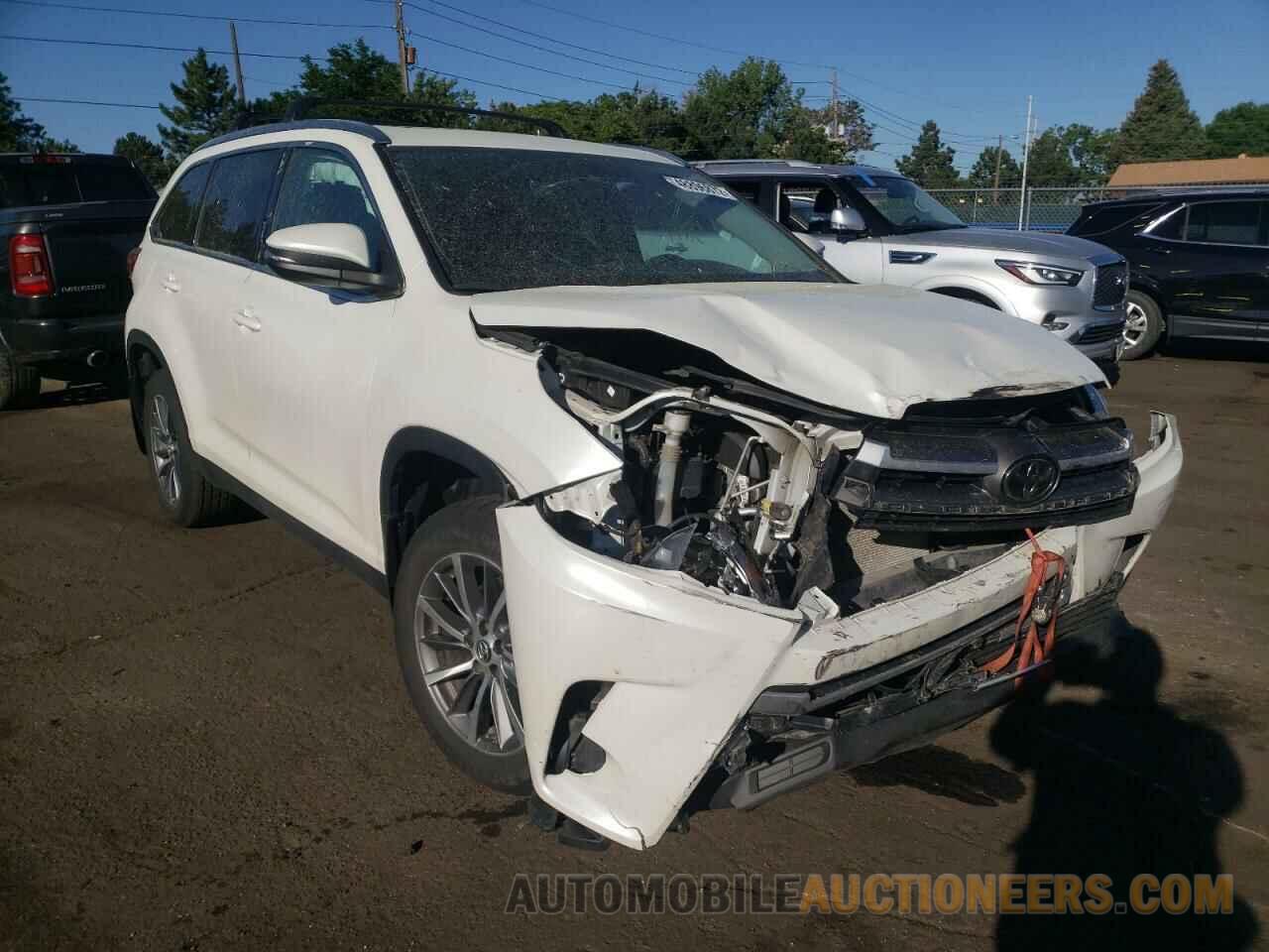 5TDJZRFH2KS929263 TOYOTA HIGHLANDER 2019