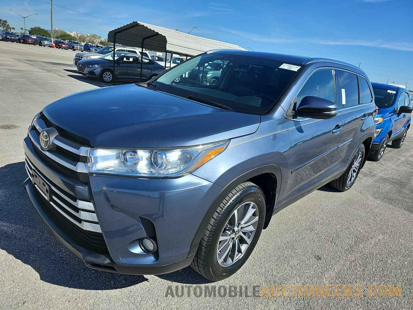 5TDJZRFH2KS972047 Toyota Highlander 2019