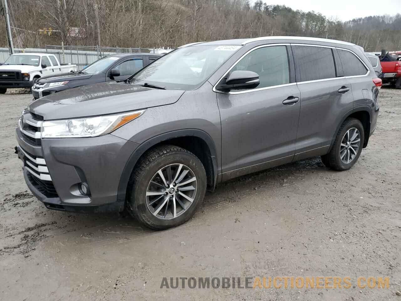 5TDJZRFH3HS483262 TOYOTA HIGHLANDER 2017