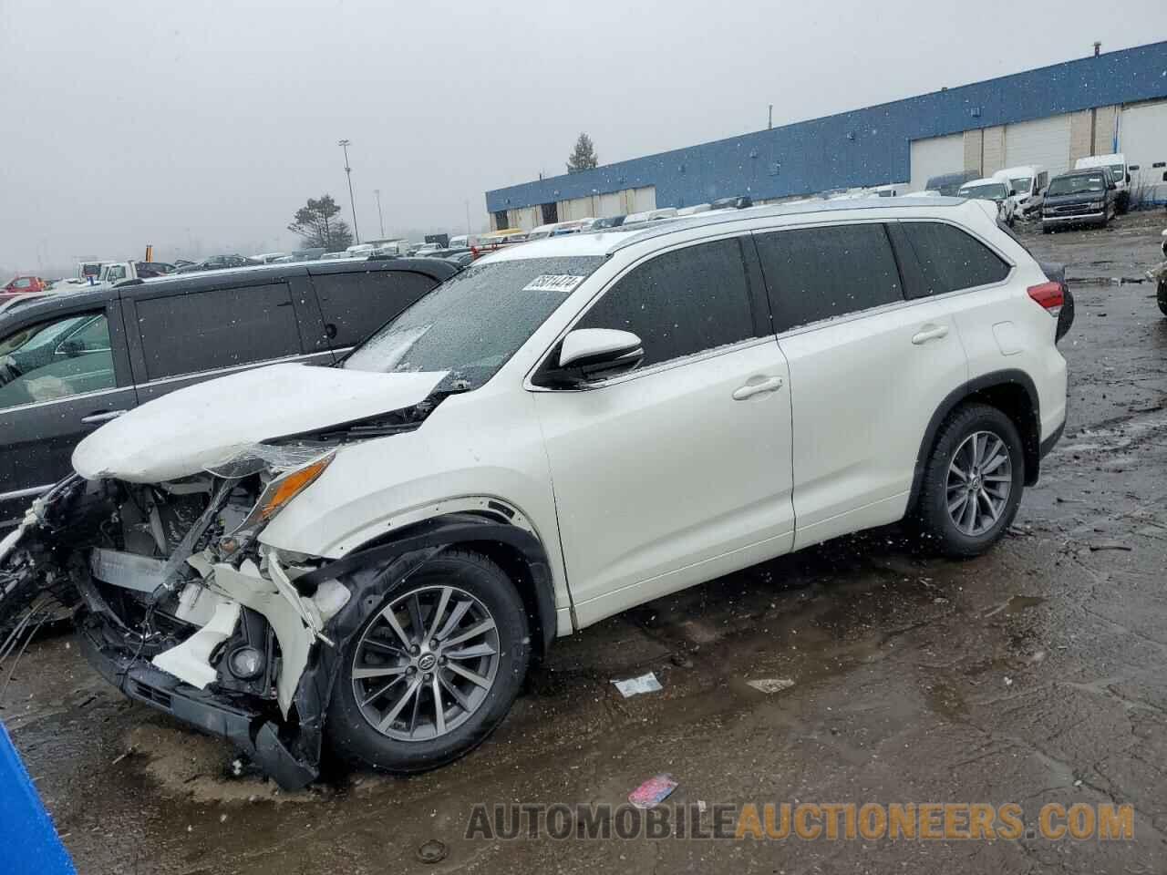 5TDJZRFH3JS523667 TOYOTA HIGHLANDER 2018