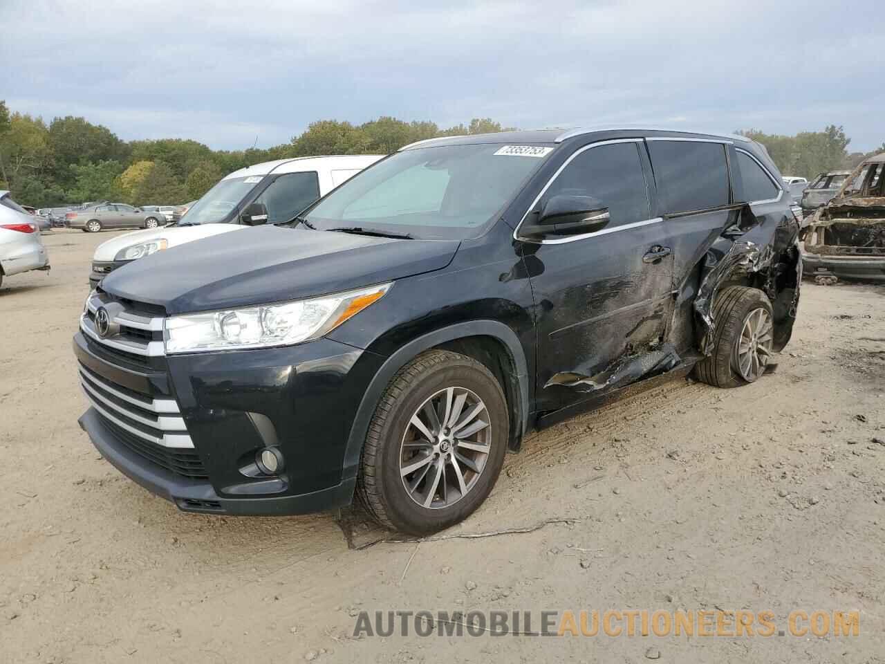 5TDJZRFH3JS523863 TOYOTA HIGHLANDER 2018