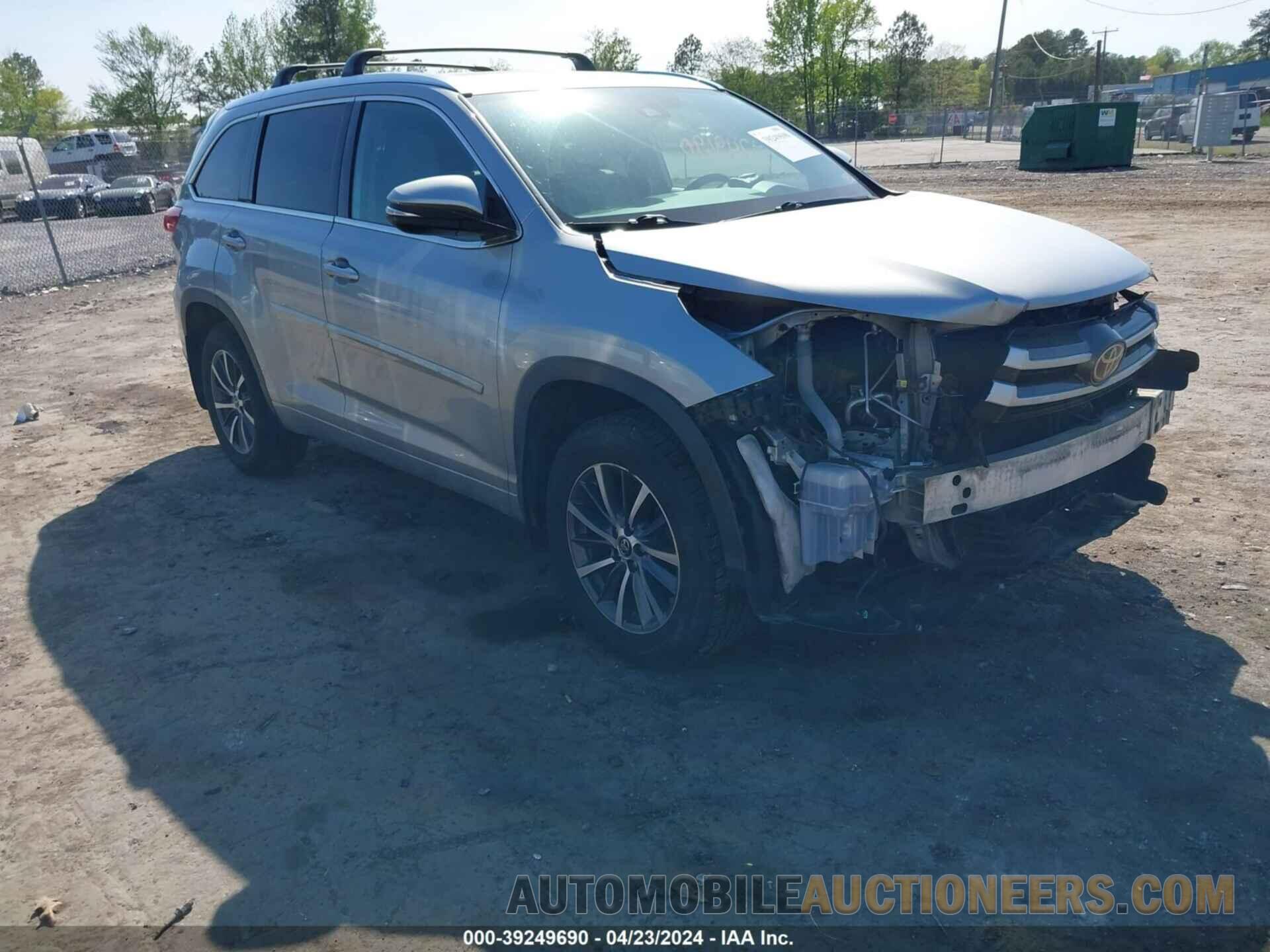 5TDJZRFH3JS527315 TOYOTA HIGHLANDER 2018