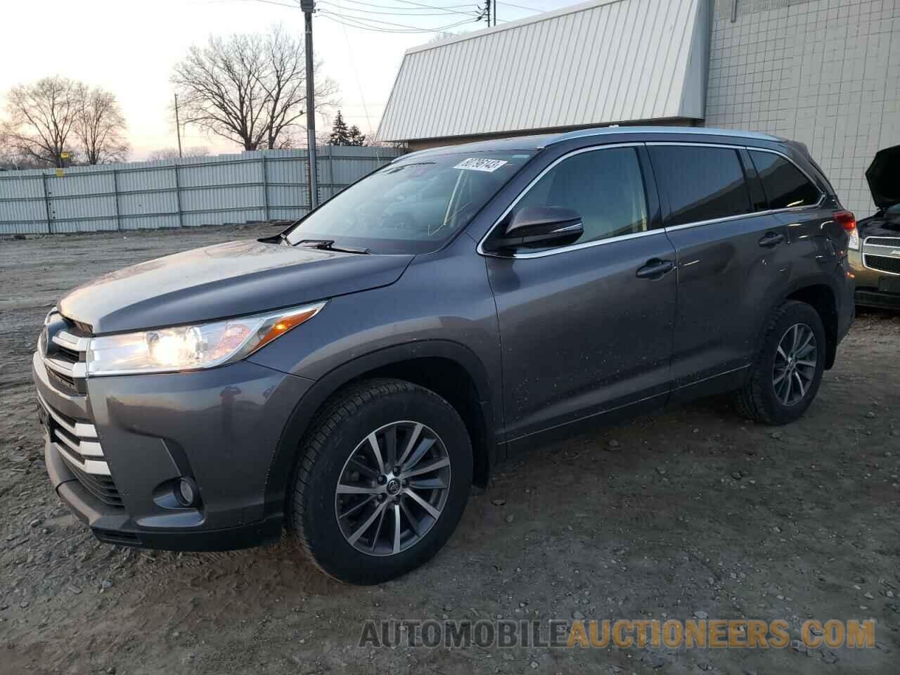 5TDJZRFH3JS555812 TOYOTA HIGHLANDER 2018