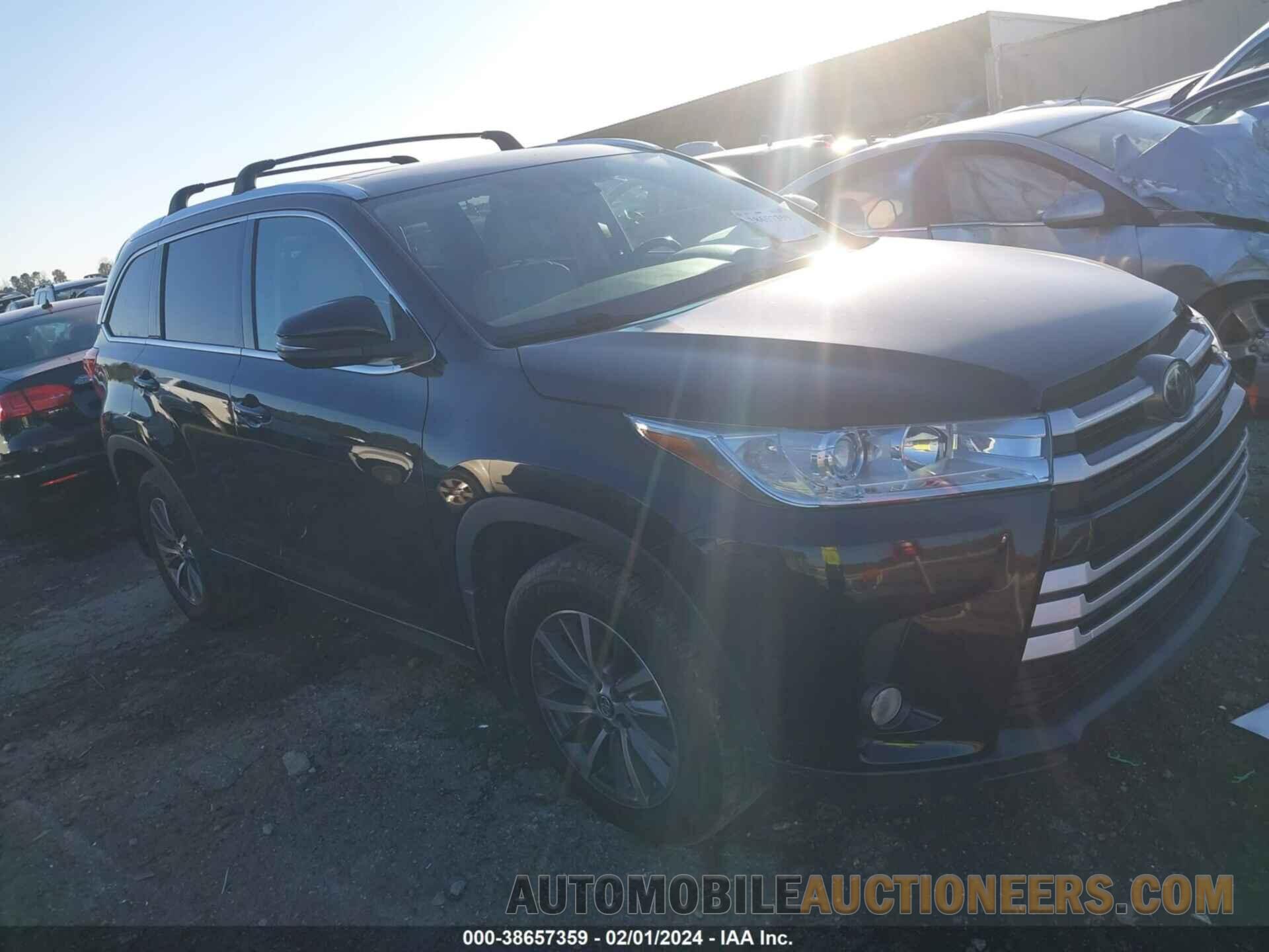 5TDJZRFH3JS558743 TOYOTA HIGHLANDER 2018