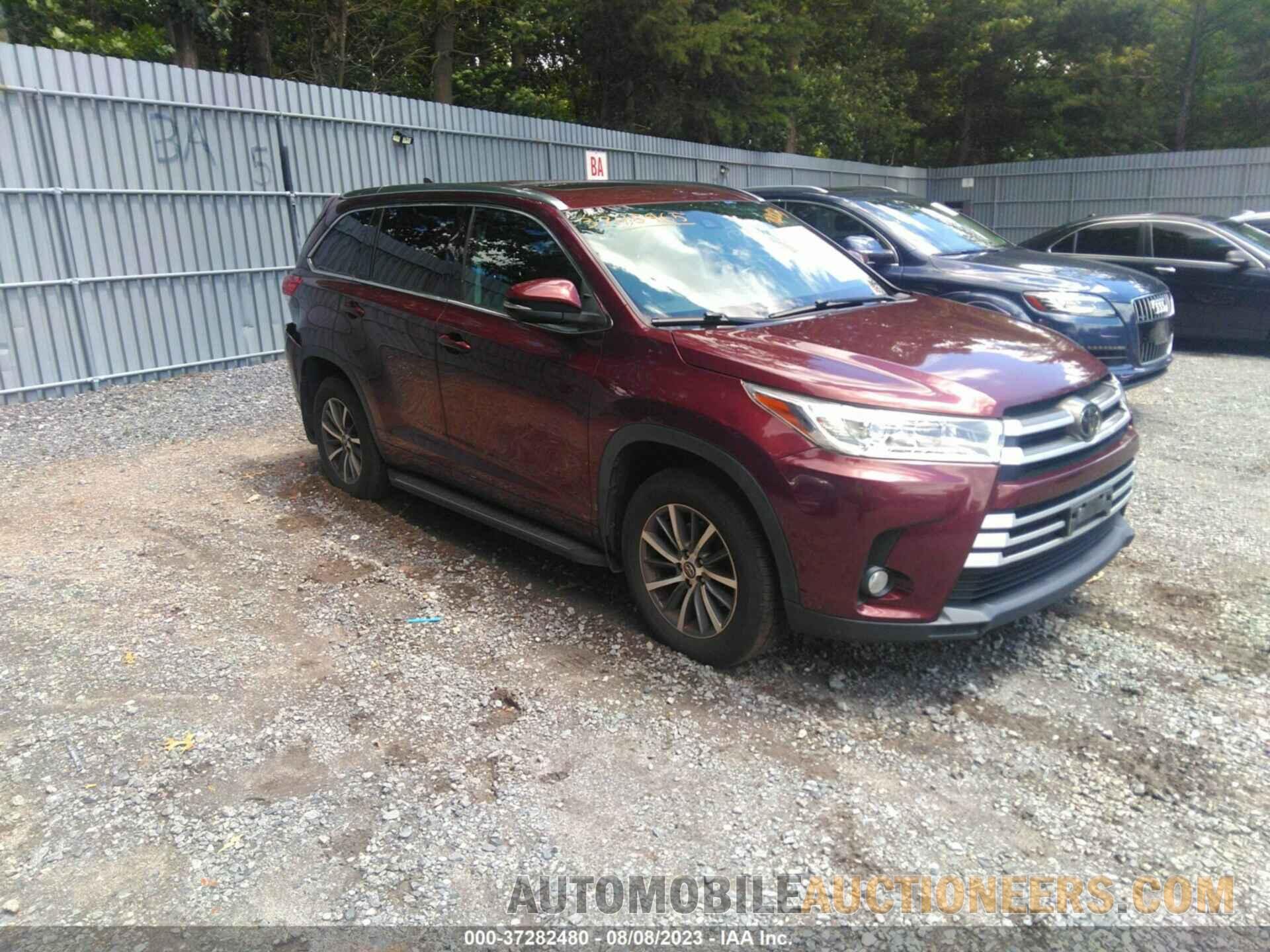 5TDJZRFH3JS812628 TOYOTA HIGHLANDER 2018