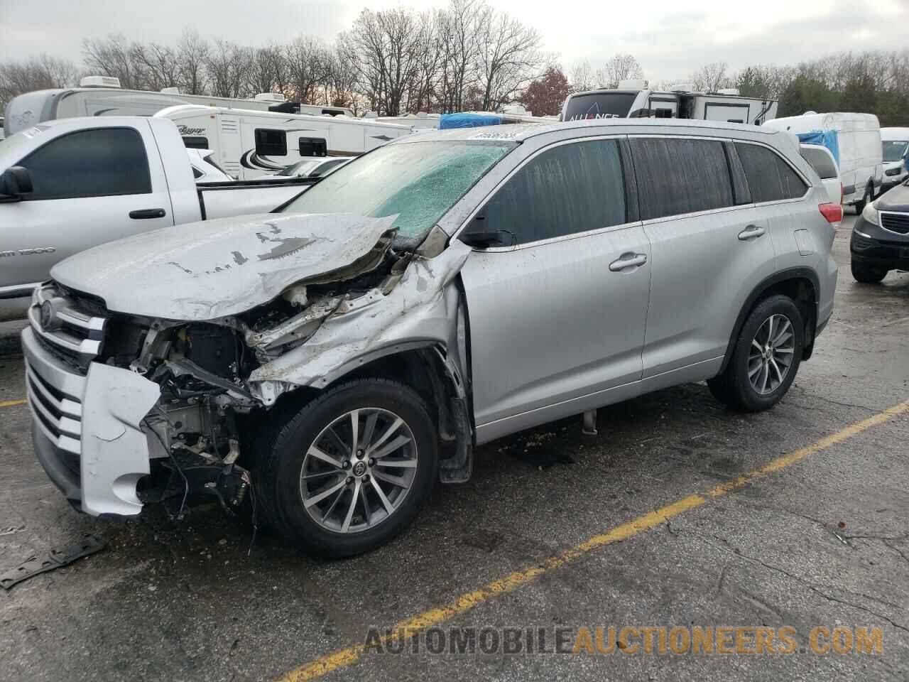 5TDJZRFH3JS817375 TOYOTA HIGHLANDER 2018