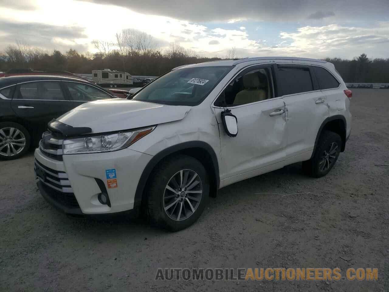 5TDJZRFH3JS836038 TOYOTA HIGHLANDER 2018