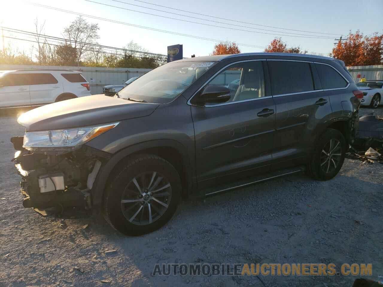 5TDJZRFH3JS859772 TOYOTA HIGHLANDER 2018