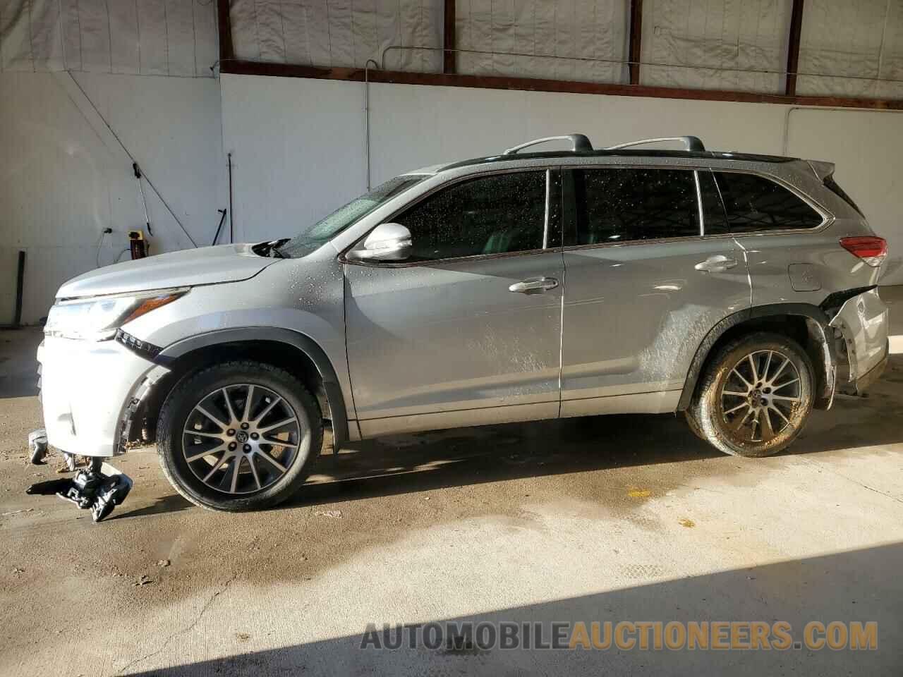 5TDJZRFH3JS866351 TOYOTA HIGHLANDER 2018