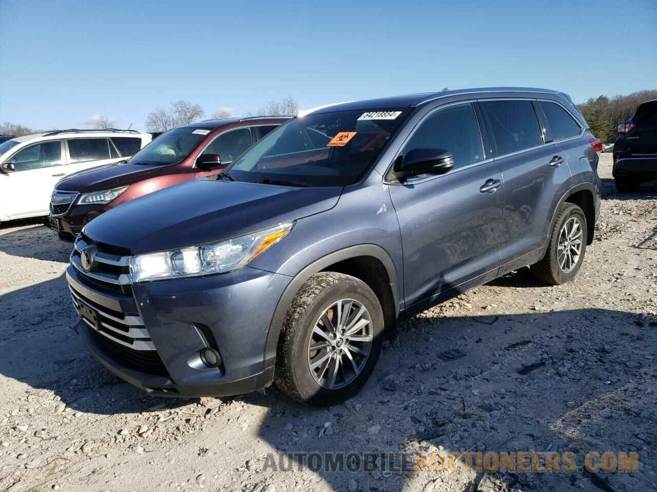 5TDJZRFH3JS868682 TOYOTA HIGHLANDER 2018