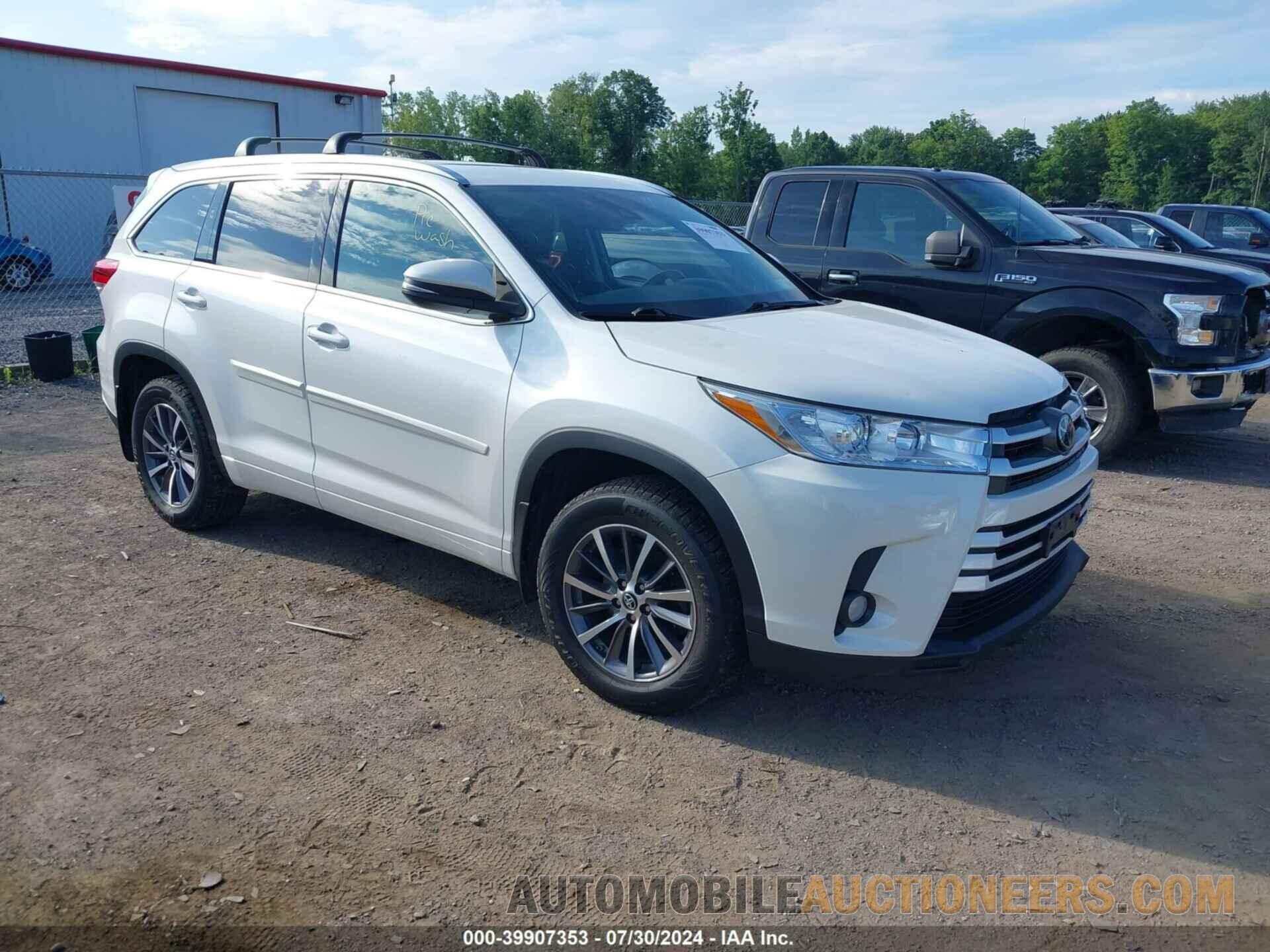 5TDJZRFH3JS870111 TOYOTA HIGHLANDER 2018