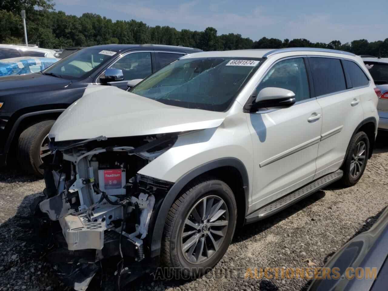 5TDJZRFH3JS914804 TOYOTA HIGHLANDER 2018