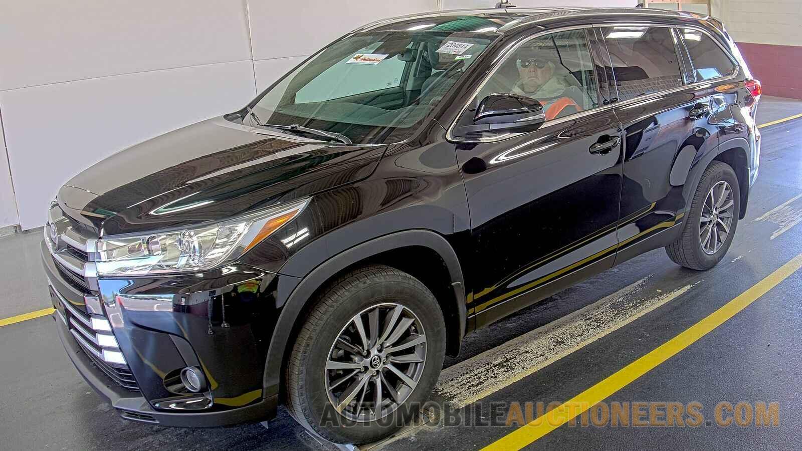 5TDJZRFH3KS587094 Toyota Highlander 2019