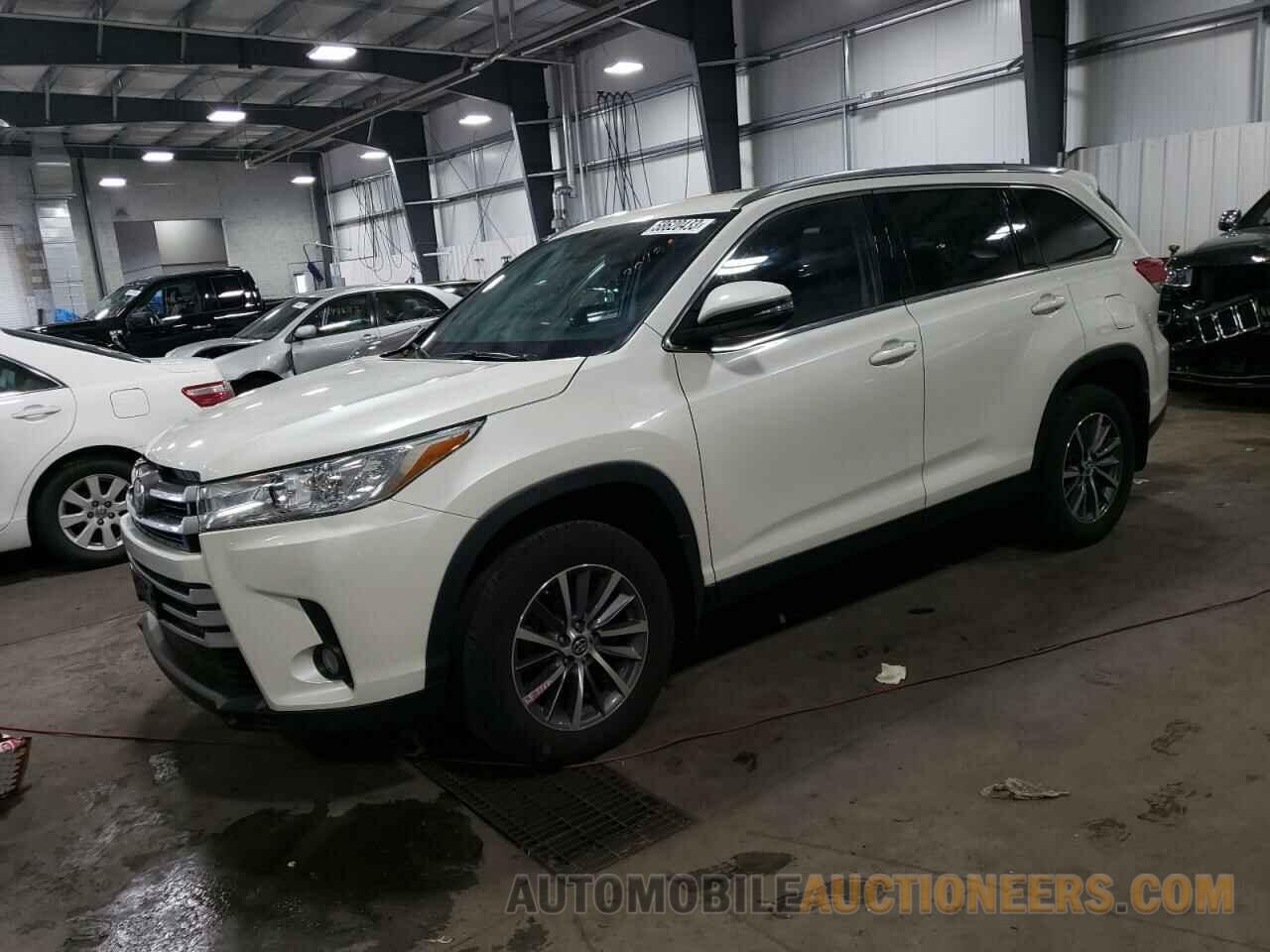 5TDJZRFH3KS606064 TOYOTA HIGHLANDER 2019