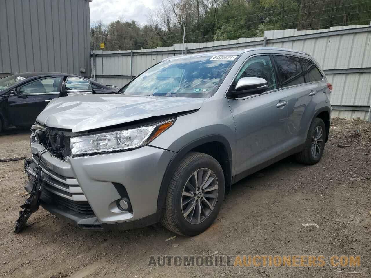 5TDJZRFH3KS617792 TOYOTA HIGHLANDER 2019