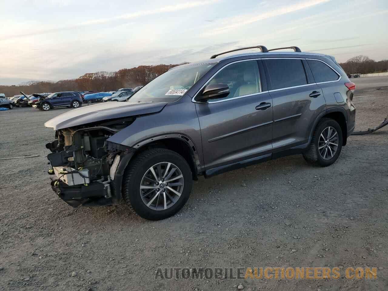 5TDJZRFH3KS717875 TOYOTA HIGHLANDER 2019