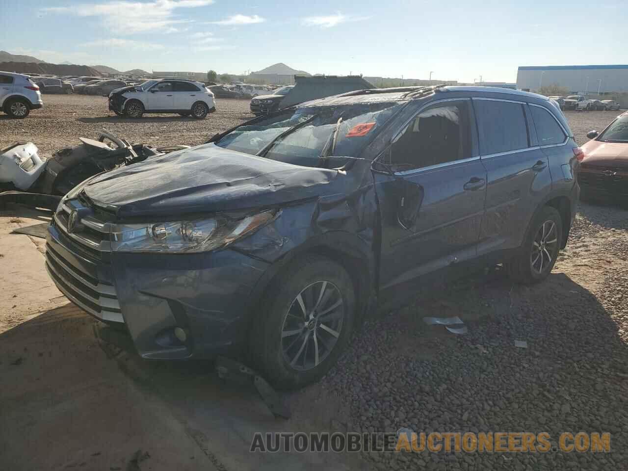 5TDJZRFH3KS929840 TOYOTA HIGHLANDER 2019