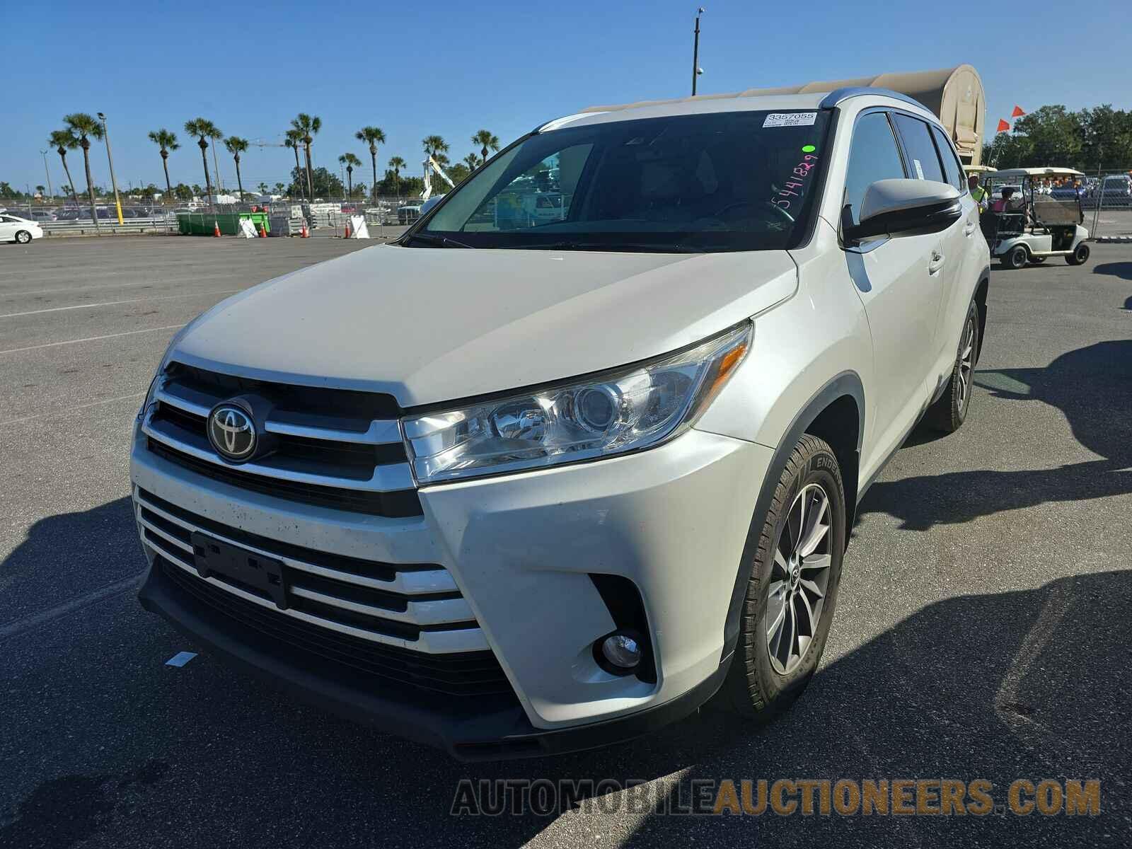 5TDJZRFH3KS932222 Toyota Highlander 2019