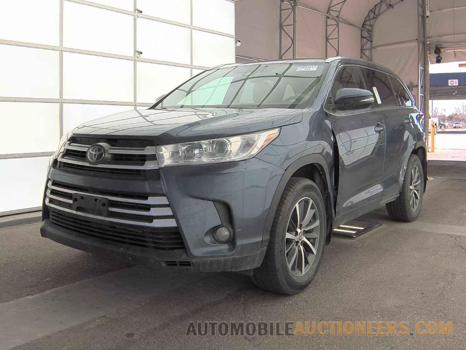 5TDJZRFH3KS939431 Toyota Highlander 2019