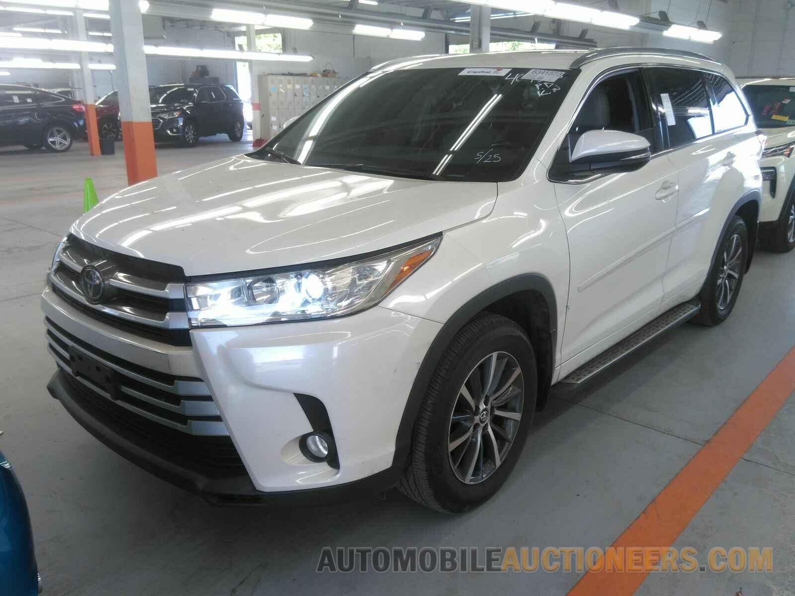 5TDJZRFH4HS404875 Toyota Highlander 2017