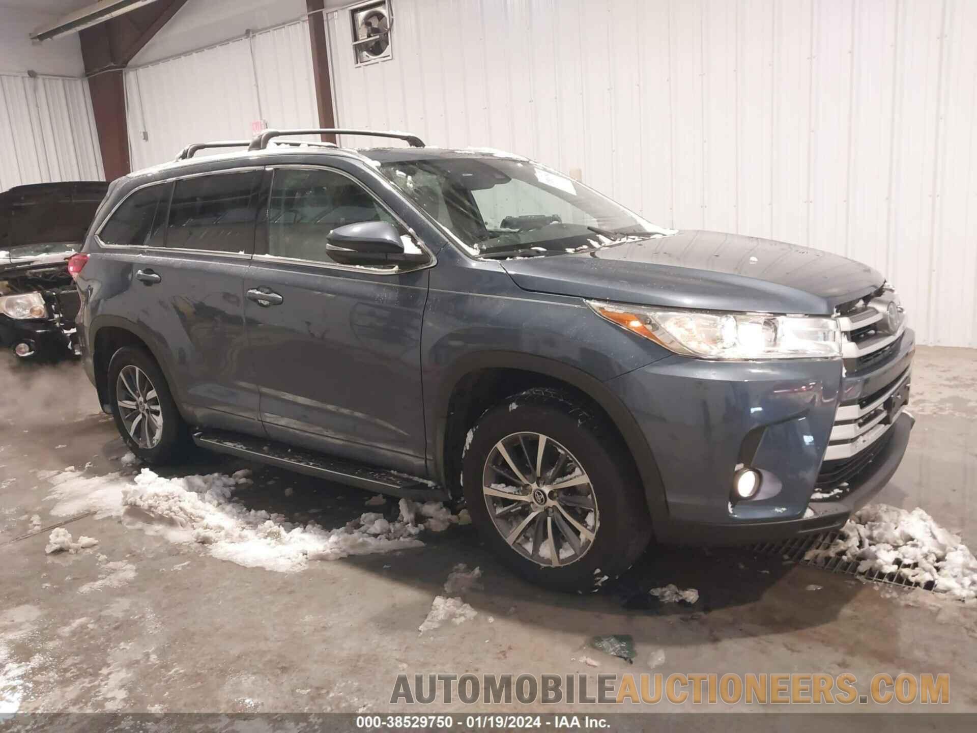 5TDJZRFH4JS499699 TOYOTA HIGHLANDER 2018