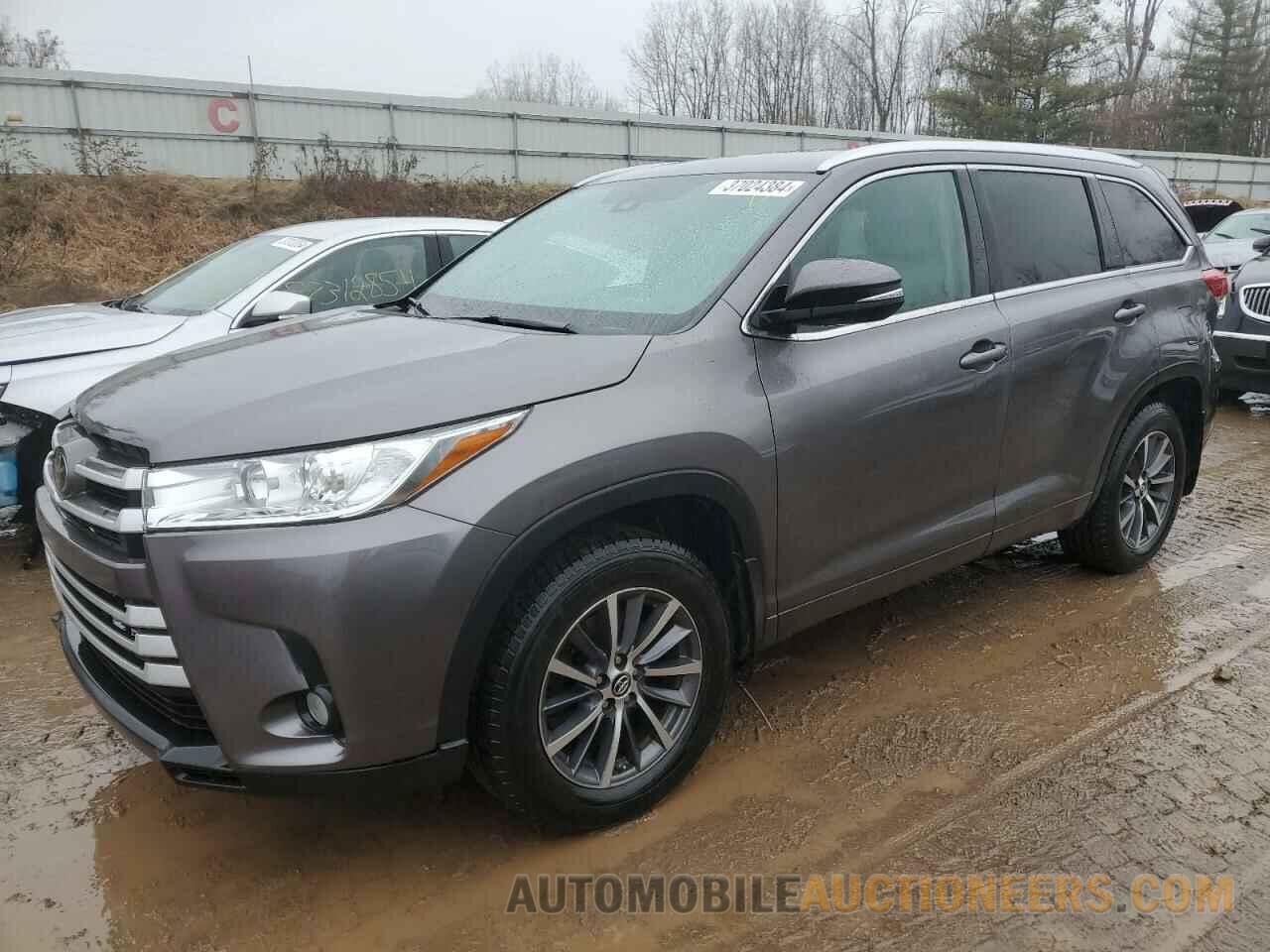 5TDJZRFH4JS527985 TOYOTA HIGHLANDER 2018