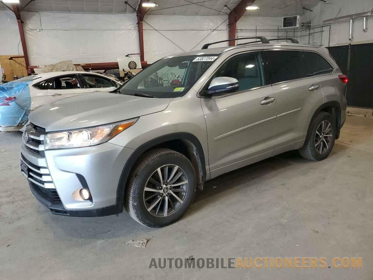 5TDJZRFH4JS542079 TOYOTA HIGHLANDER 2018