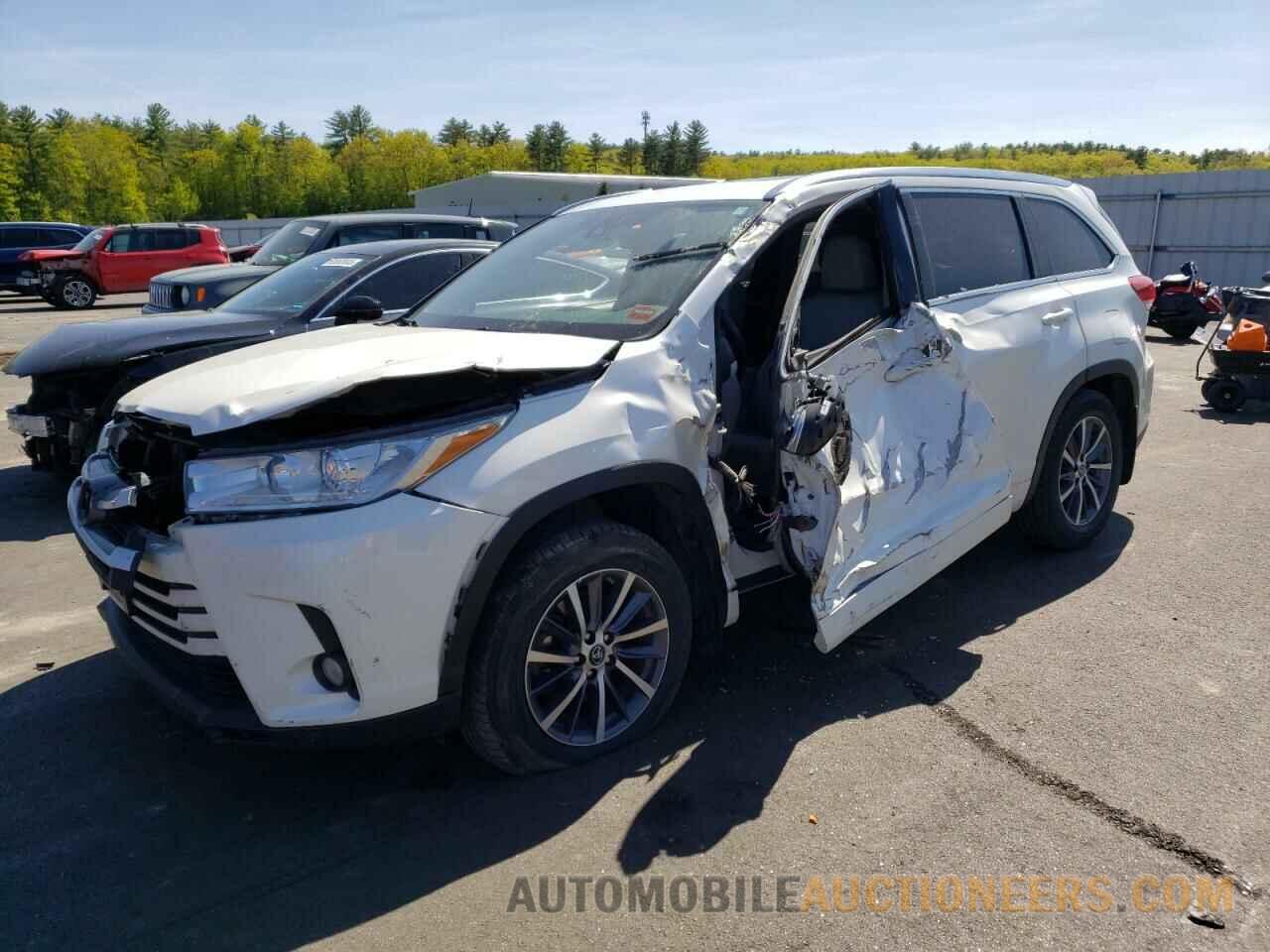 5TDJZRFH4JS811553 TOYOTA HIGHLANDER 2018