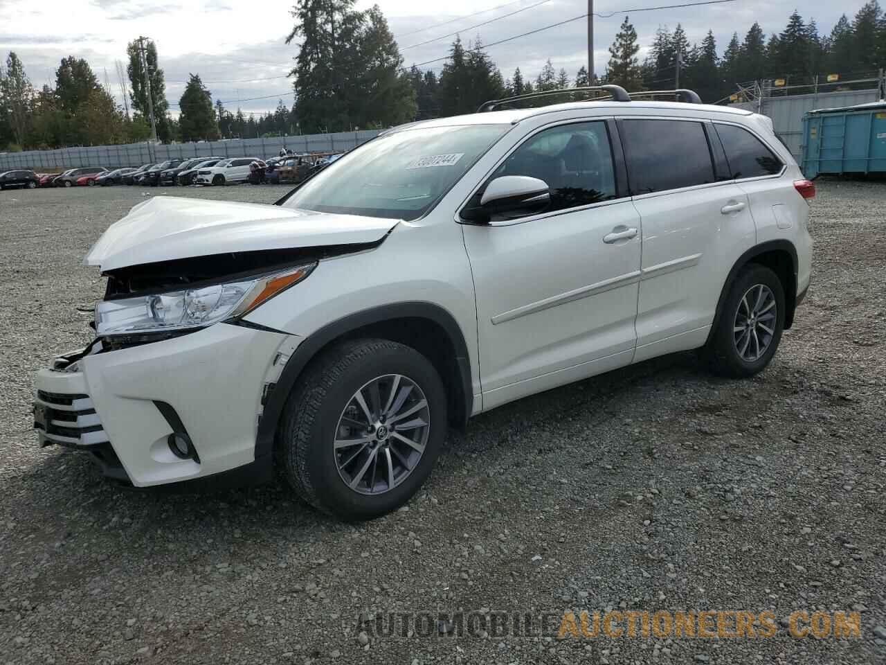 5TDJZRFH4JS820687 TOYOTA HIGHLANDER 2018