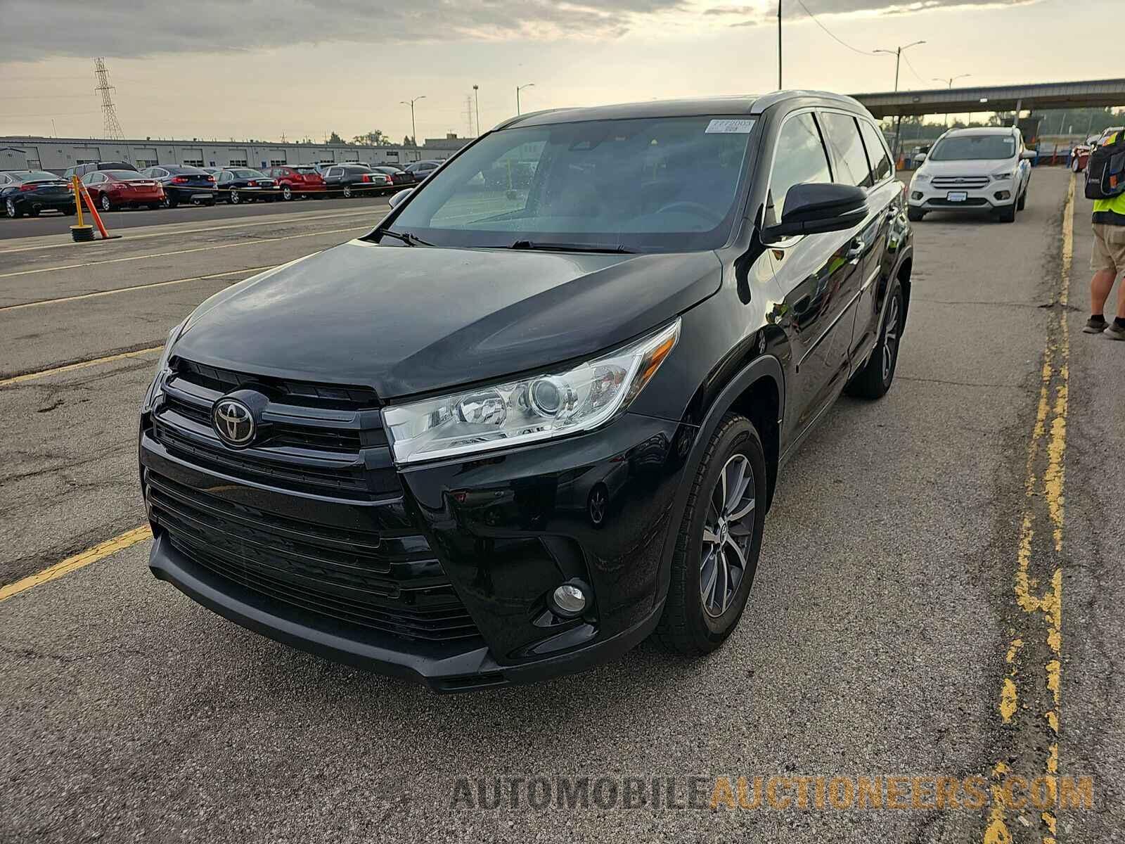 5TDJZRFH4JS822309 Toyota Highlander 2018