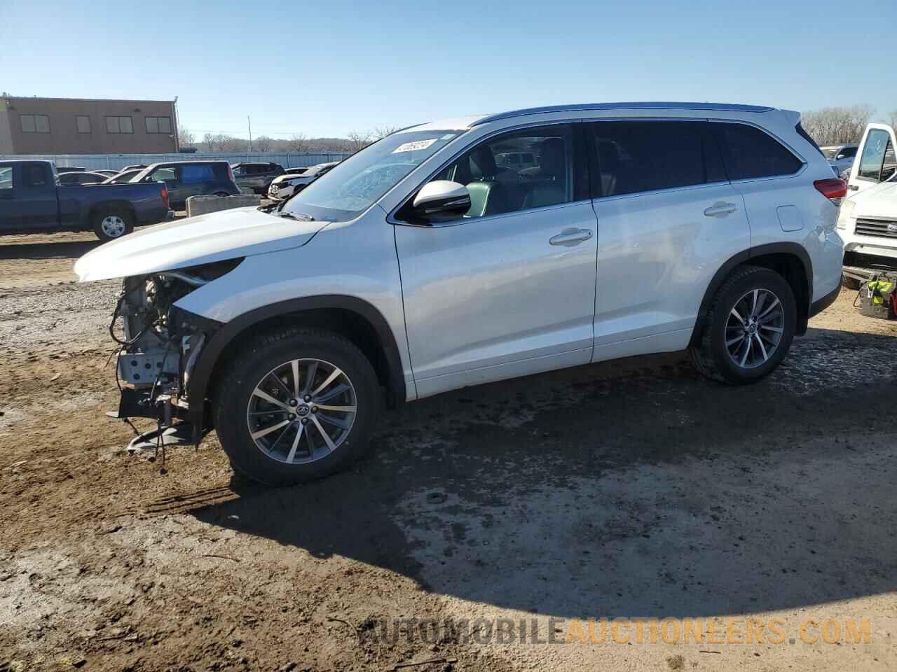 5TDJZRFH4JS827137 TOYOTA HIGHLANDER 2018