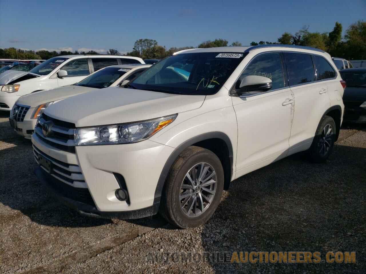 5TDJZRFH4JS828918 TOYOTA HIGHLANDER 2018