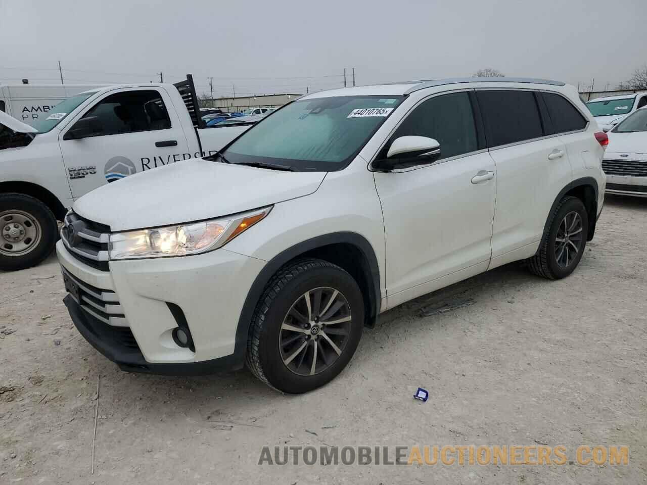 5TDJZRFH4JS851776 TOYOTA HIGHLANDER 2018