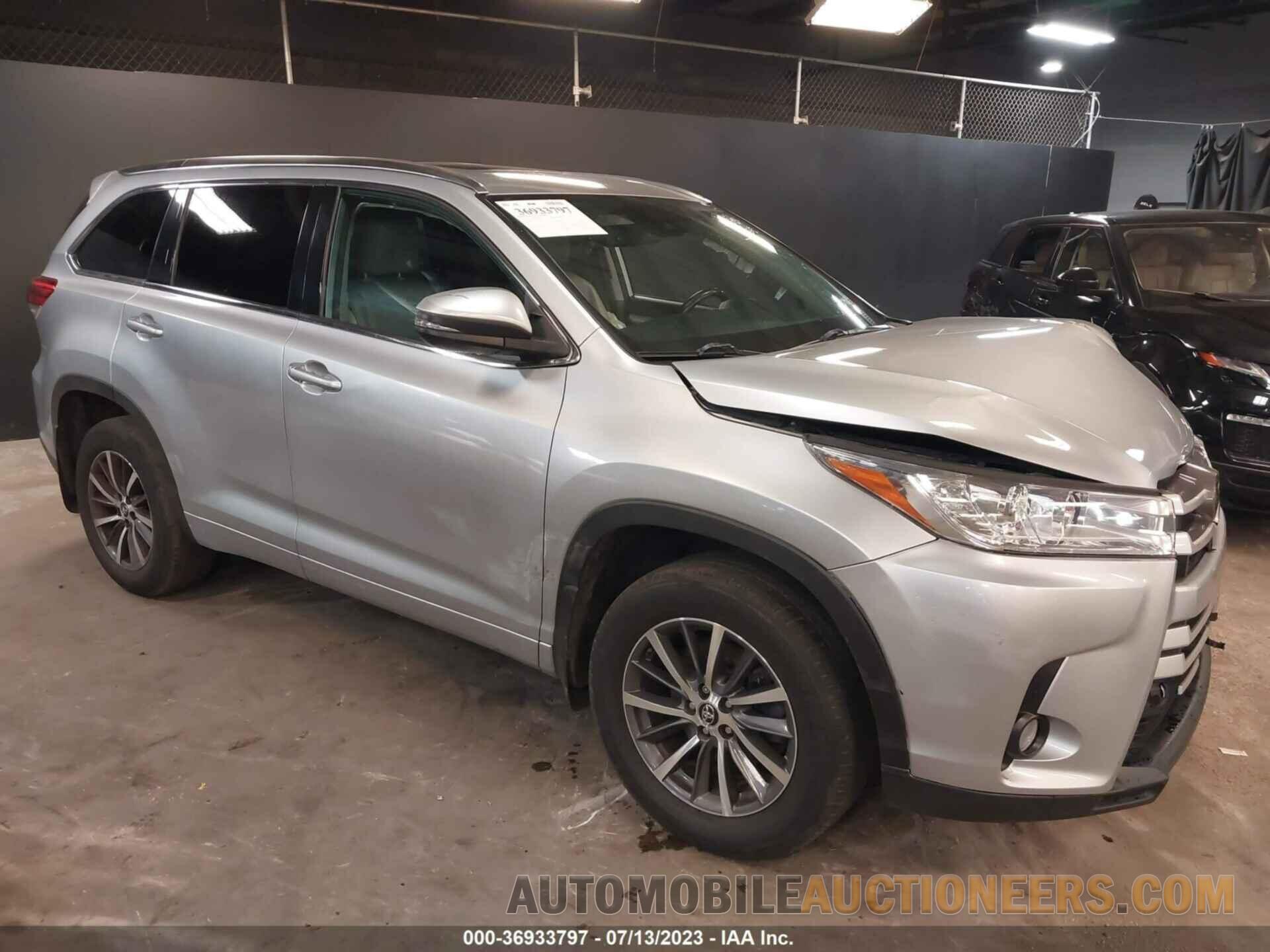 5TDJZRFH4JS872319 TOYOTA HIGHLANDER 2018