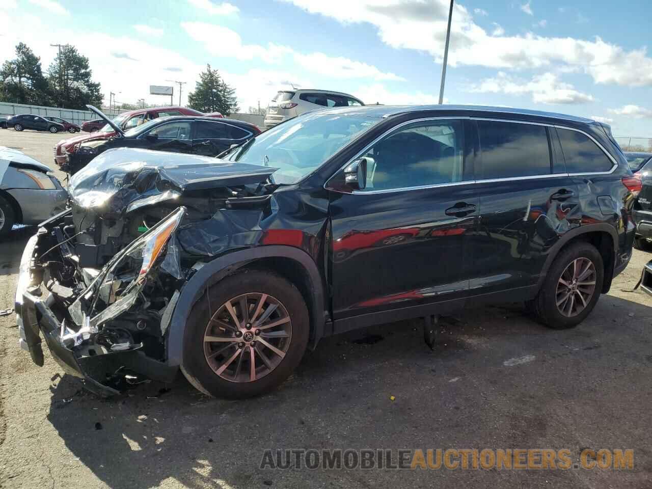 5TDJZRFH4KS588769 TOYOTA HIGHLANDER 2019