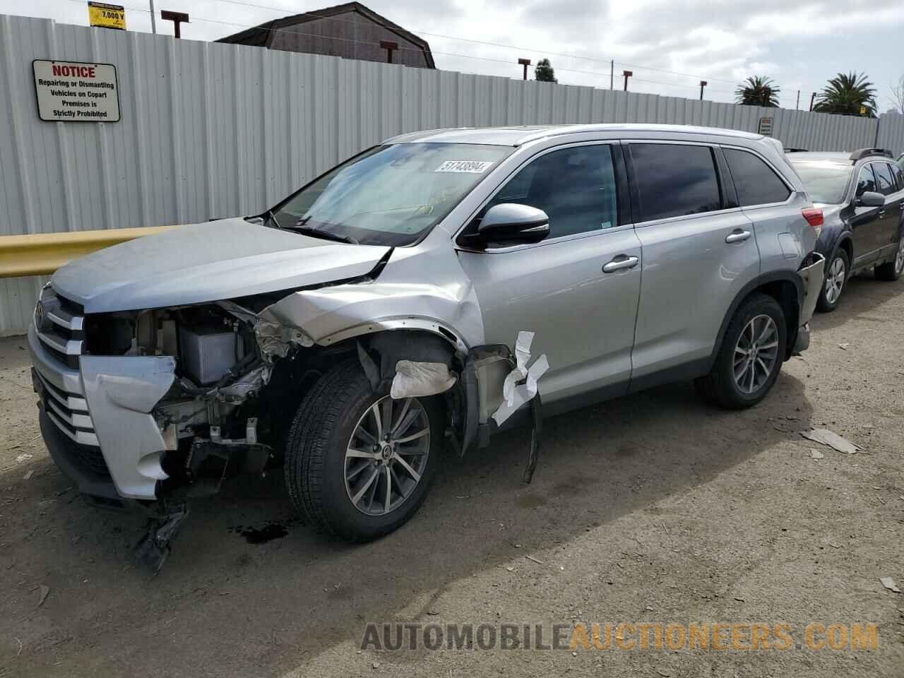 5TDJZRFH4KS618742 TOYOTA HIGHLANDER 2019