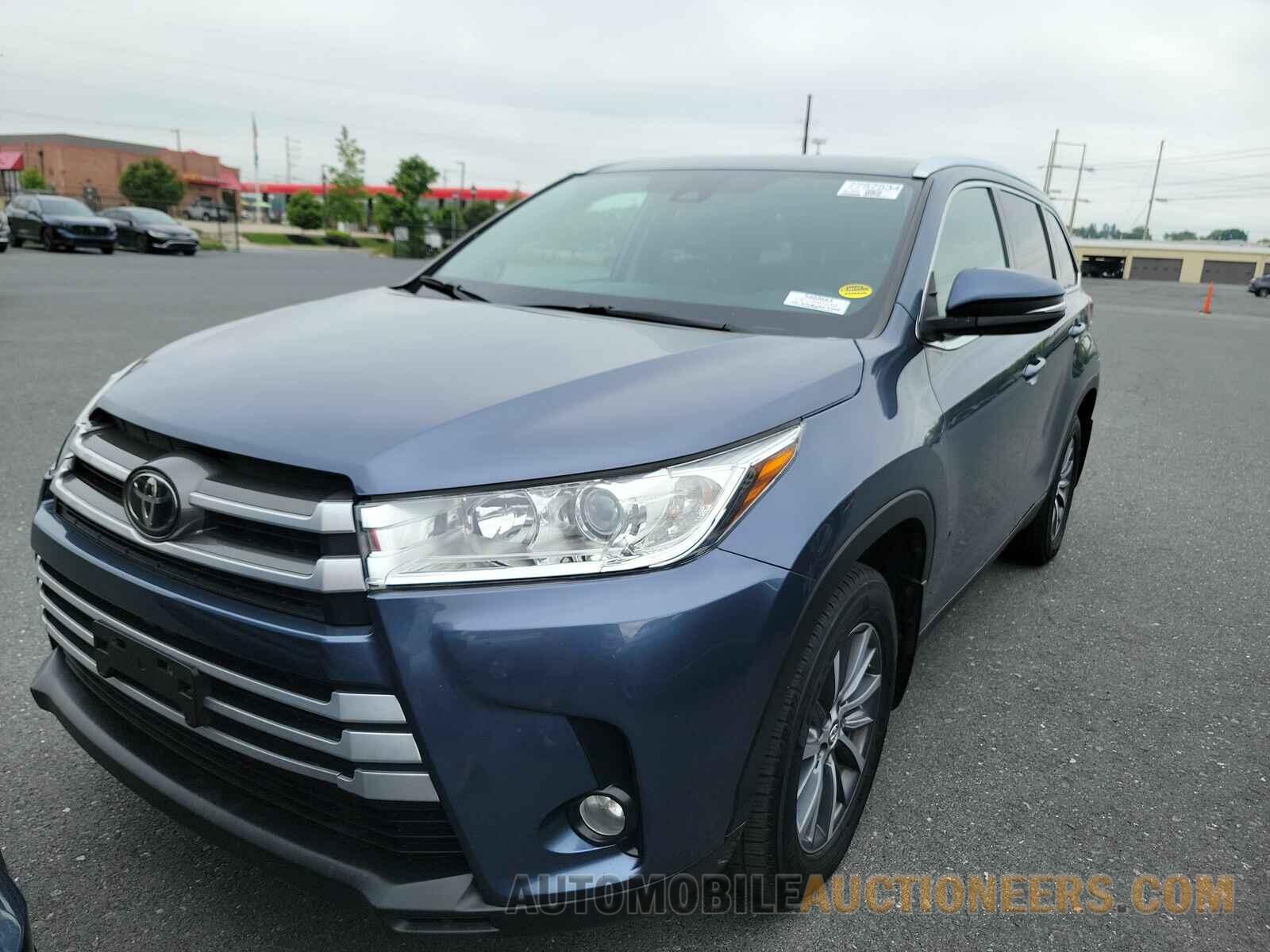 5TDJZRFH4KS925067 Toyota Highlander 2019