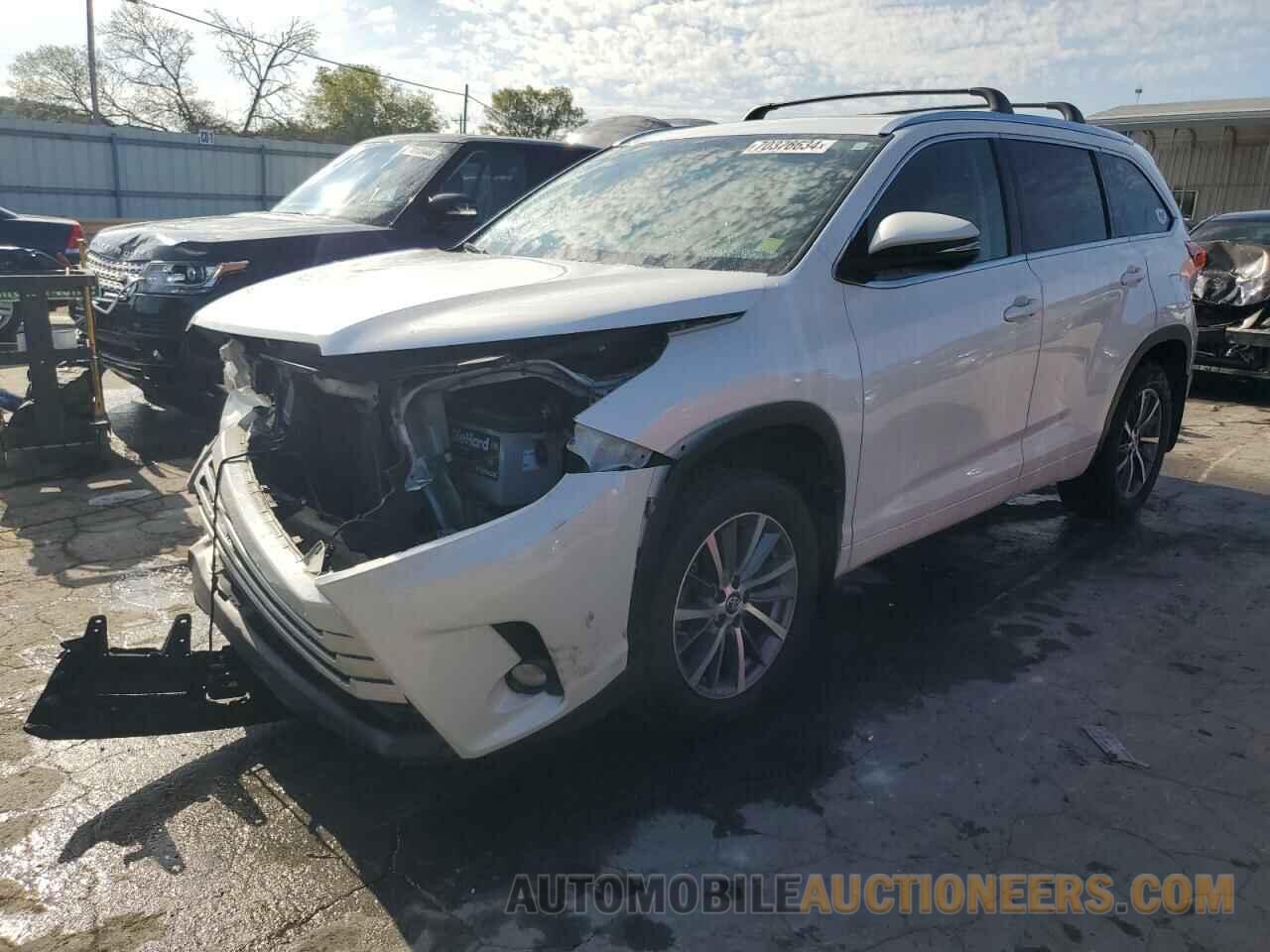 5TDJZRFH5HS445015 TOYOTA HIGHLANDER 2017