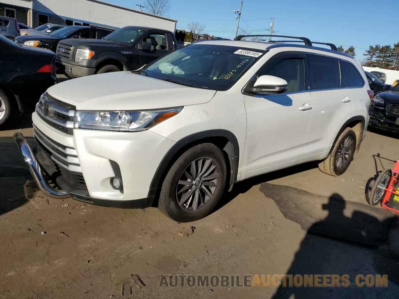 5TDJZRFH5JS496858 TOYOTA HIGHLANDER 2018