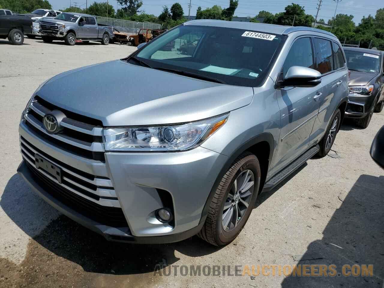 5TDJZRFH5JS548389 TOYOTA HIGHLANDER 2018