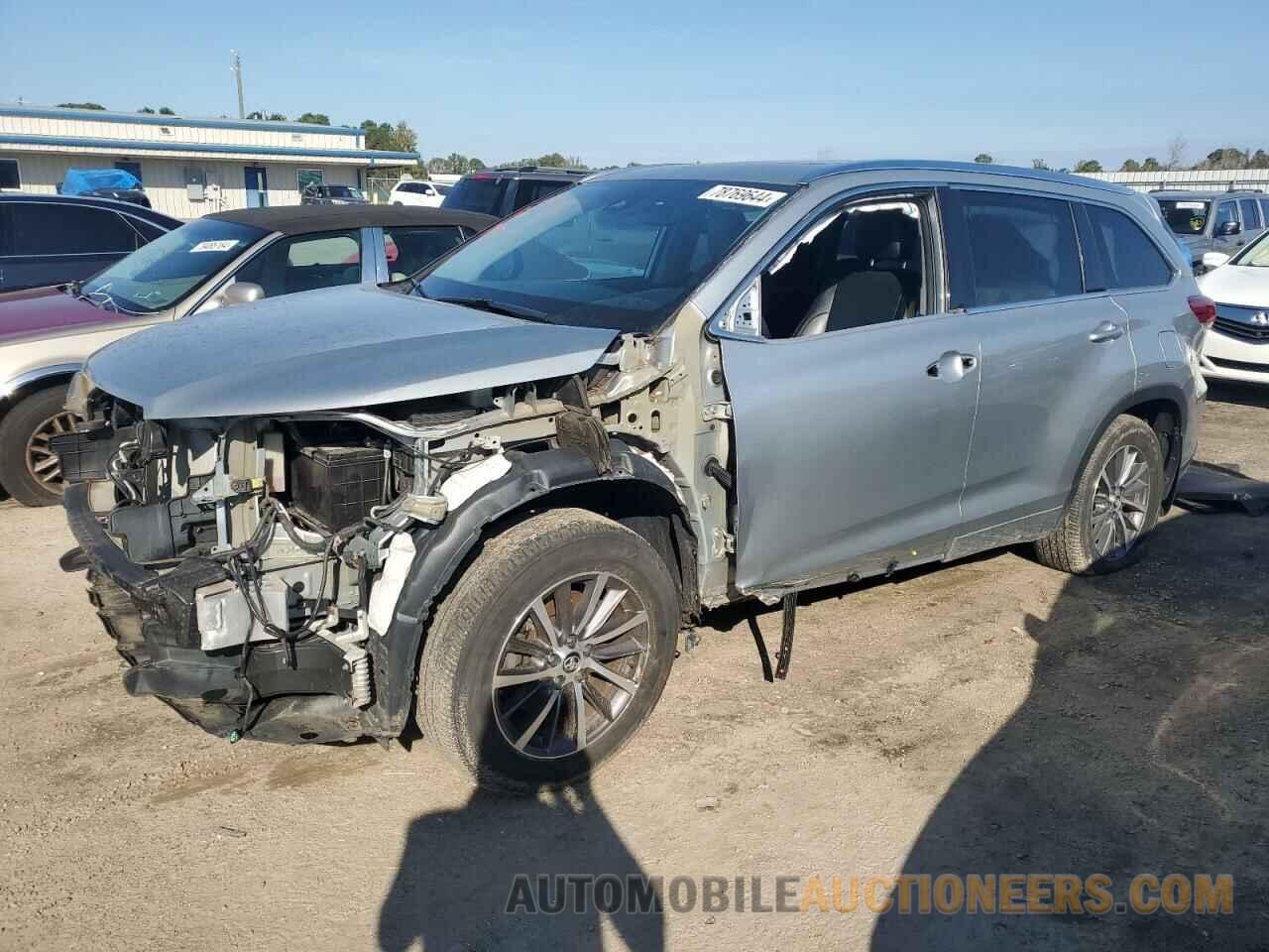 5TDJZRFH5JS560736 TOYOTA HIGHLANDER 2018