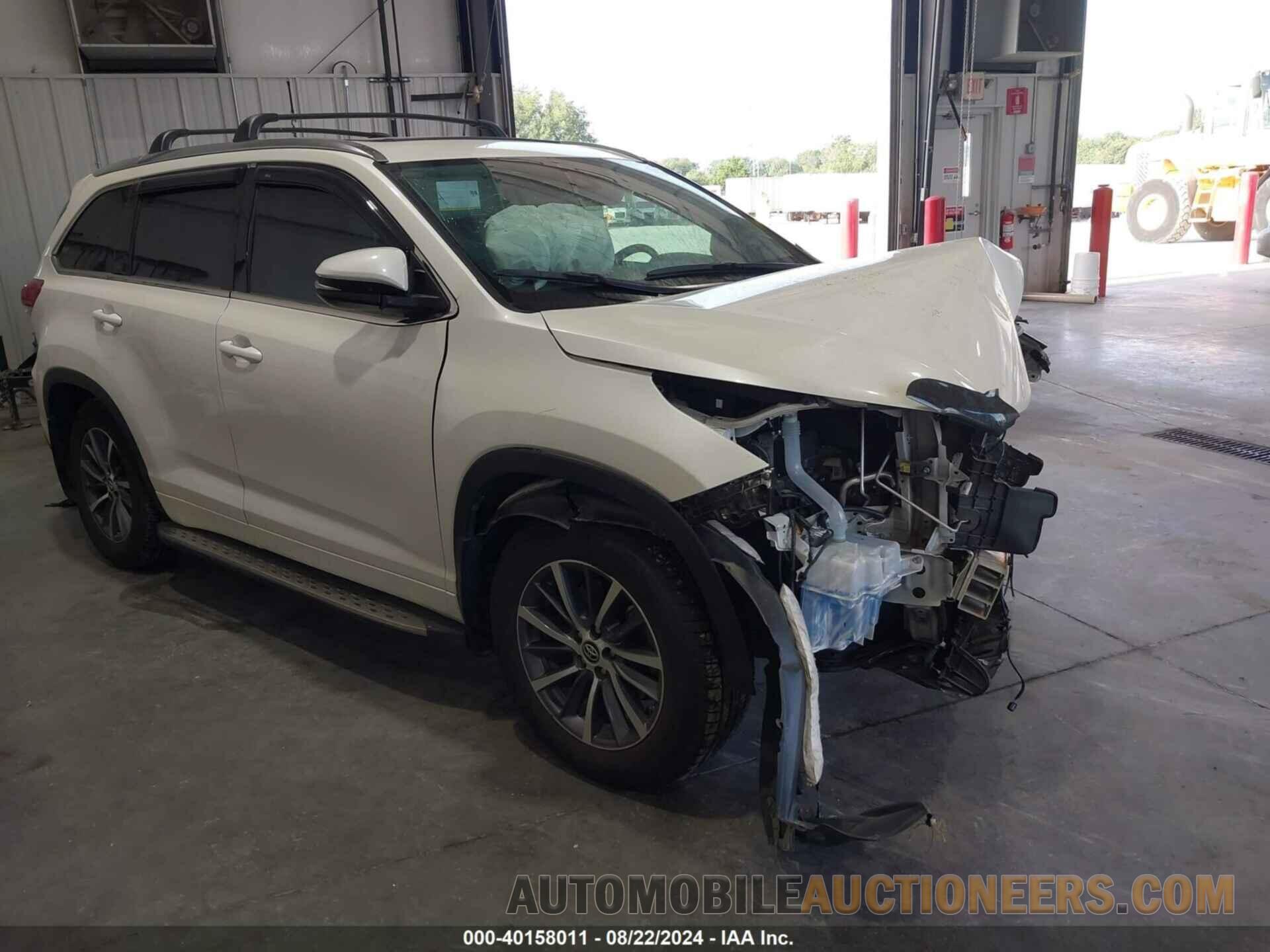 5TDJZRFH5JS561322 TOYOTA HIGHLANDER 2018