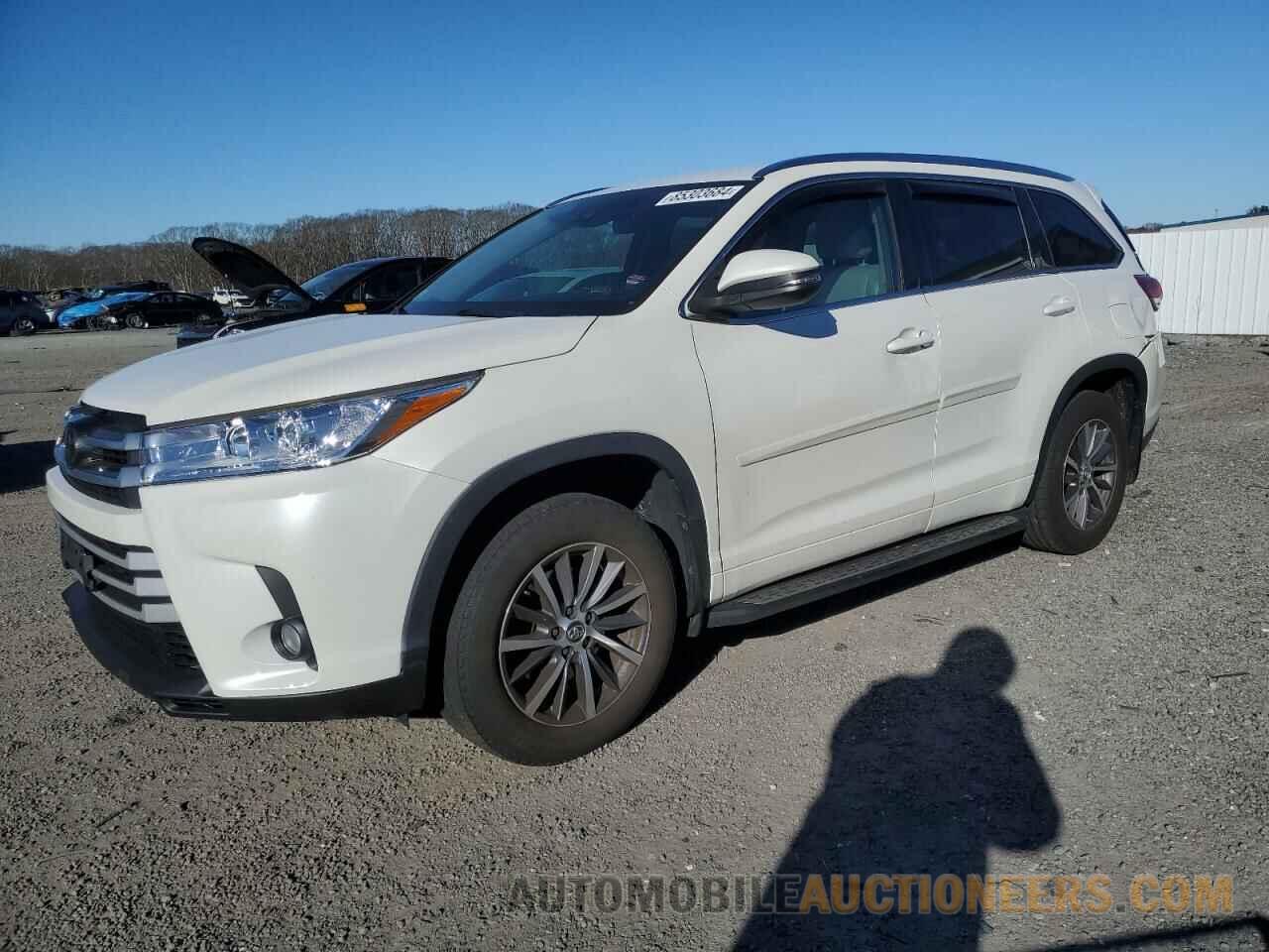 5TDJZRFH5JS802151 TOYOTA HIGHLANDER 2018