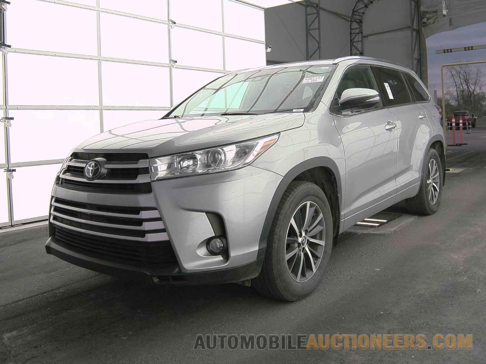 5TDJZRFH5JS806572 Toyota Highlander 2018