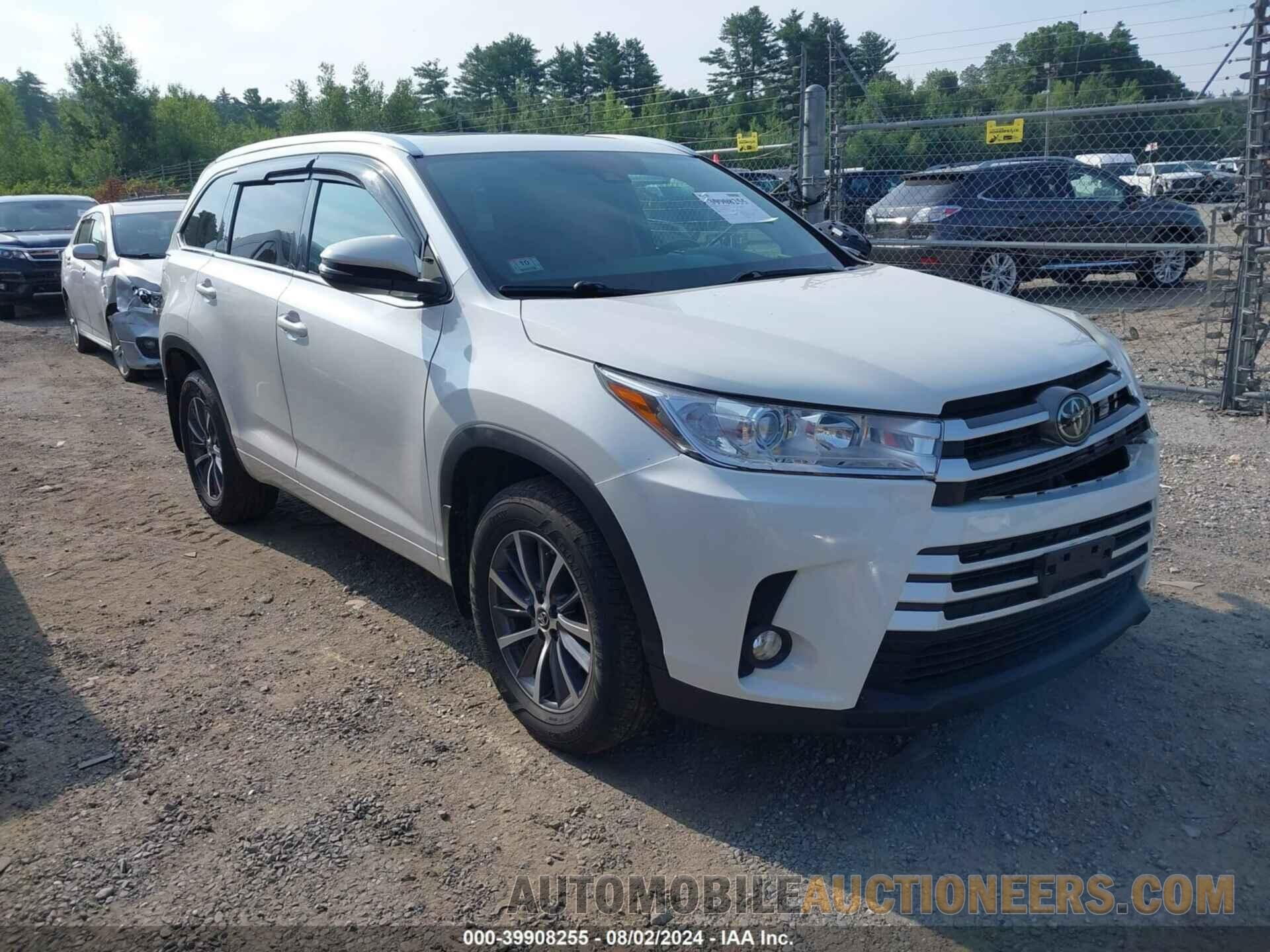 5TDJZRFH5JS812761 TOYOTA HIGHLANDER 2018