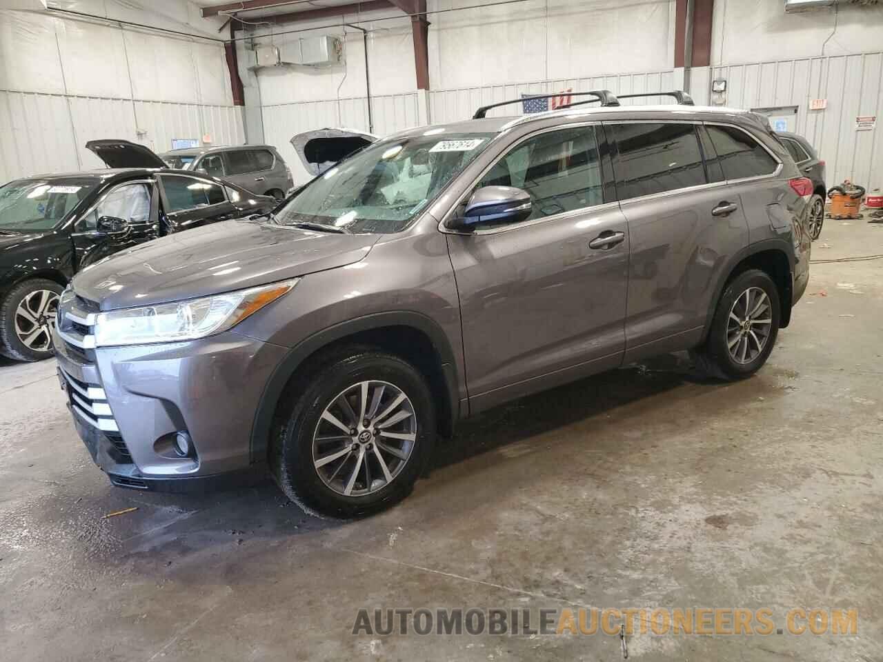 5TDJZRFH5JS818074 TOYOTA HIGHLANDER 2018