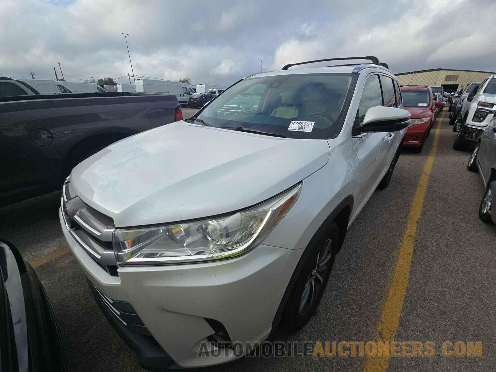 5TDJZRFH5JS874757 Toyota Highlander 2018